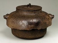 Ashiya Kettle with Maple and Stream Motifsimage